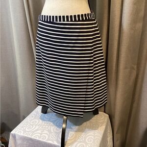 Ann Taylor Black and White Striped skirt Size M NWT